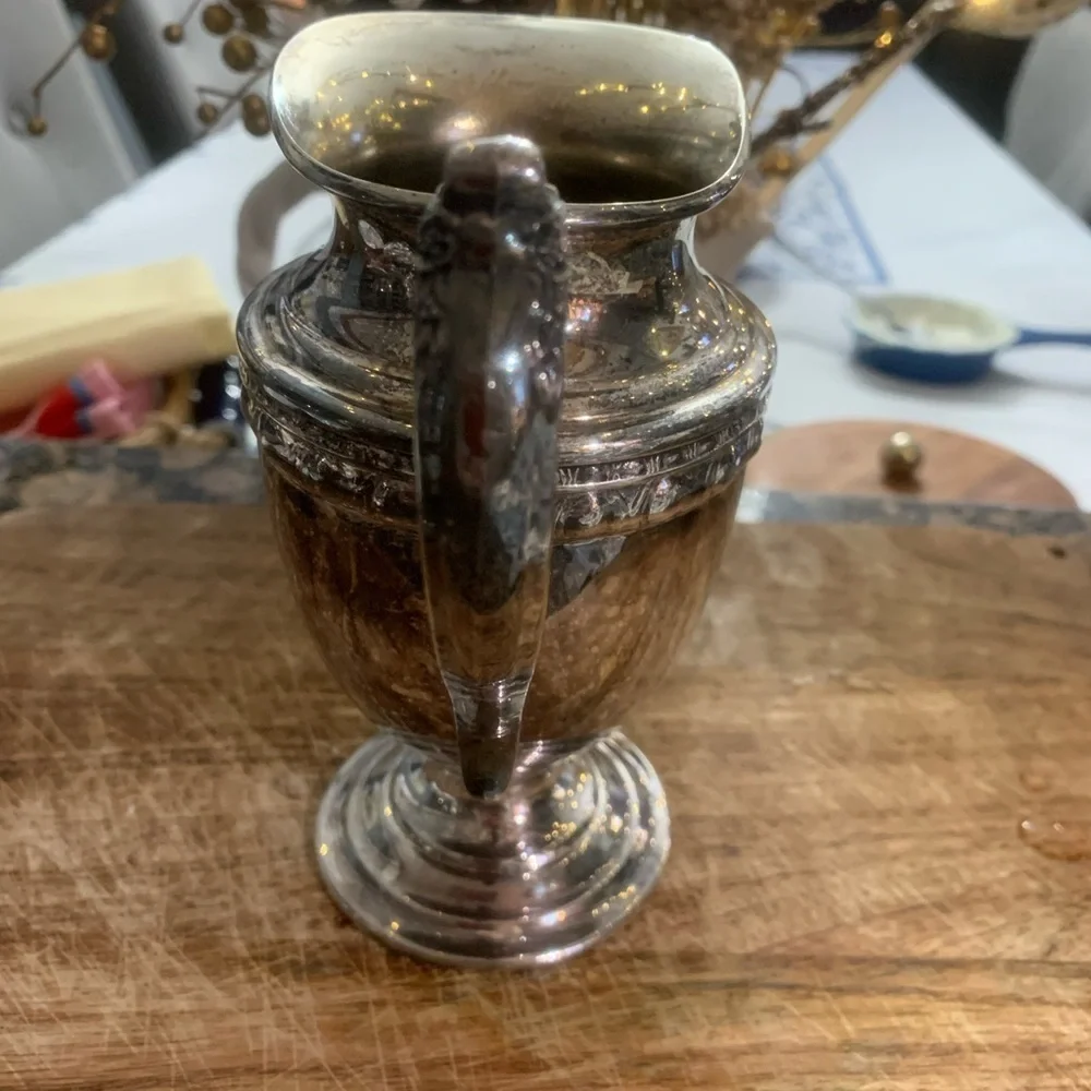 Wm. Rogers & Sons Spring Flower silver-plated creamer